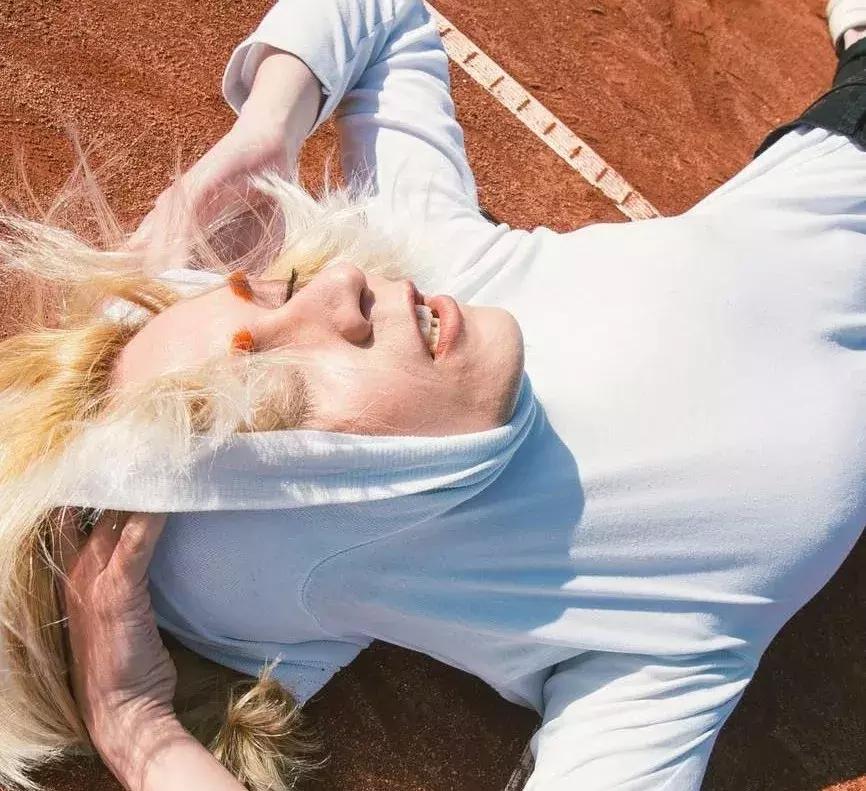 神似迪丽热巴，形似波多野结衣，追求者100+，她为何单身了22年？