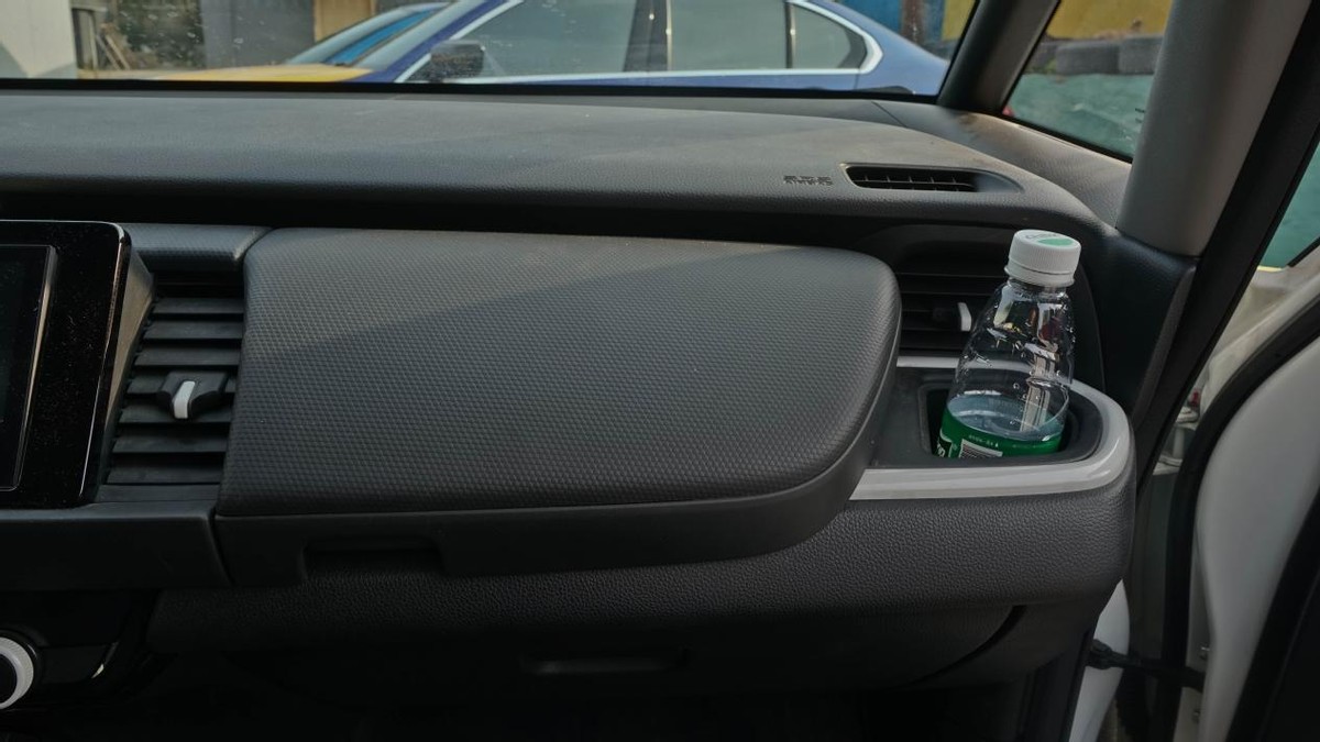 新版飞度空间,说一下04款飞度的空间