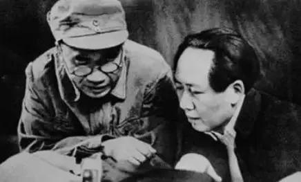 主席与十大元帅的合影，每一张都很有历史意义