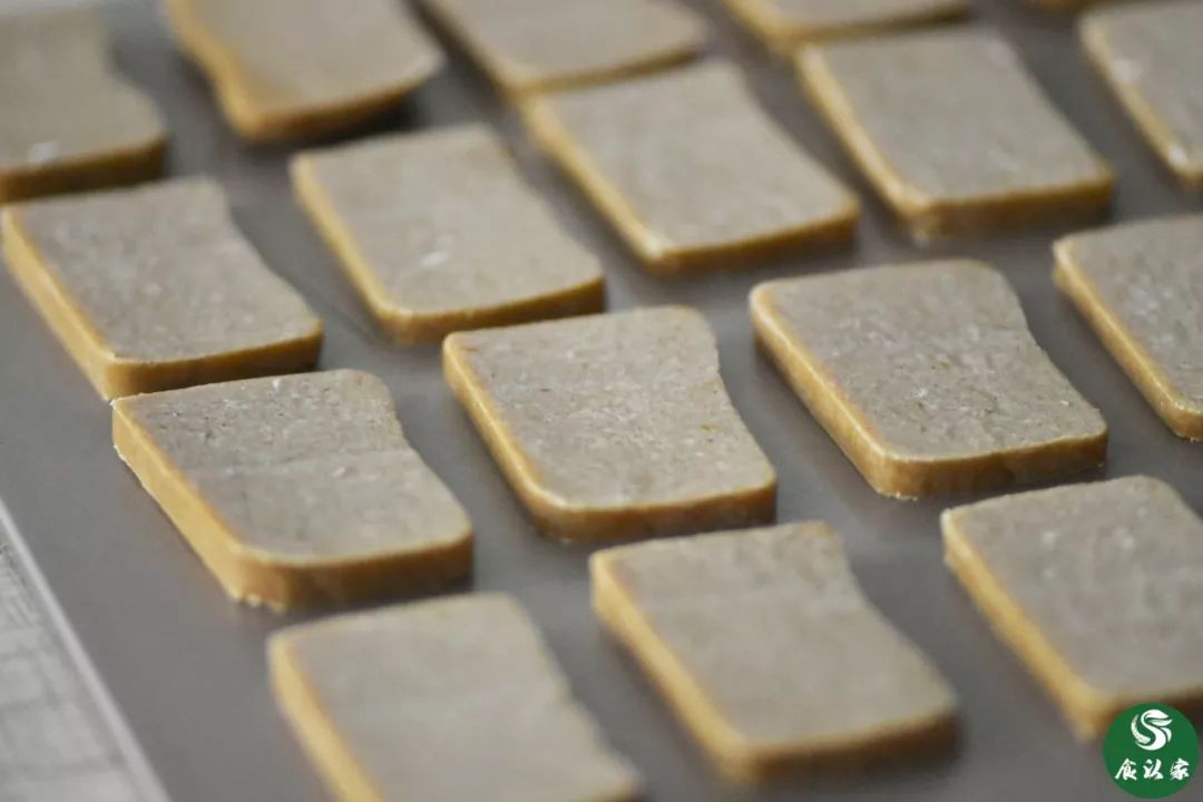 和圣八珍糕饼干,全家都能吃的养血补气粥