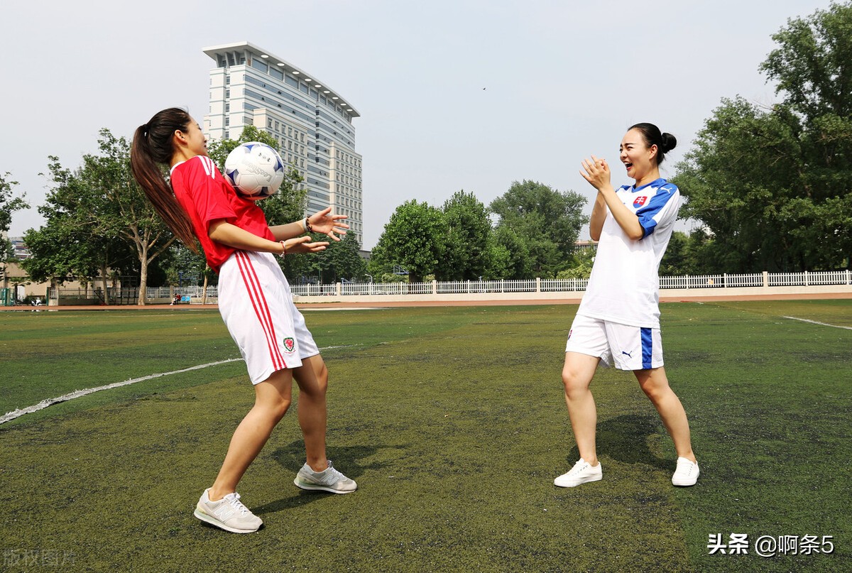 喜欢足球的男生是怎样的,为什么男生都喜欢看足球比赛