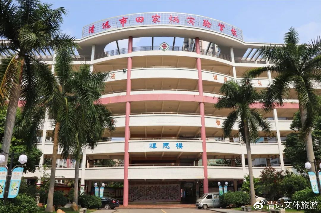 在学校旁边适合什么样的小吃店,在学校开什么小吃馆