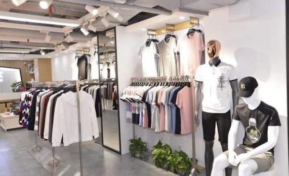 批发市场整理衣服,广州服装批发市场大火