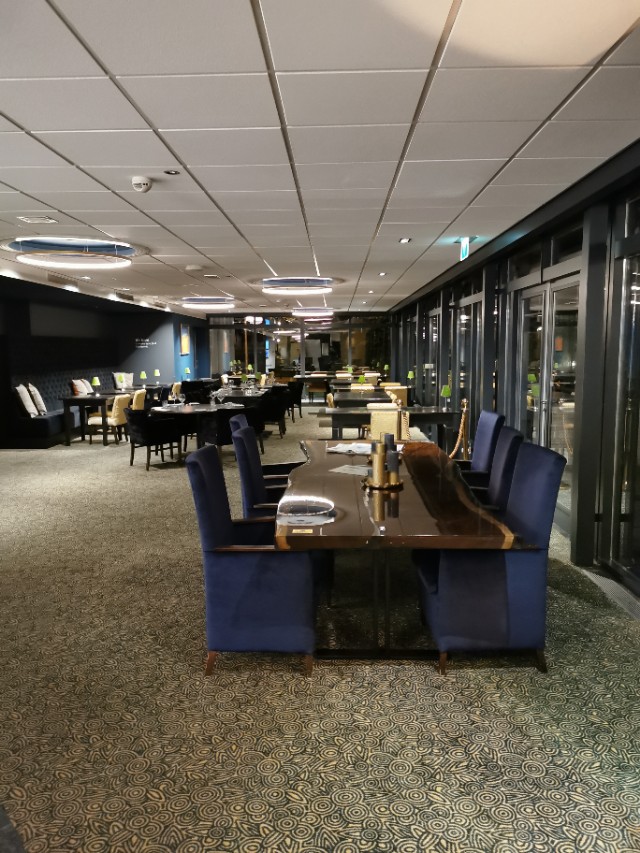 *麻大**味浓的街道，蜂拥的游客—欧洲之旅（五）