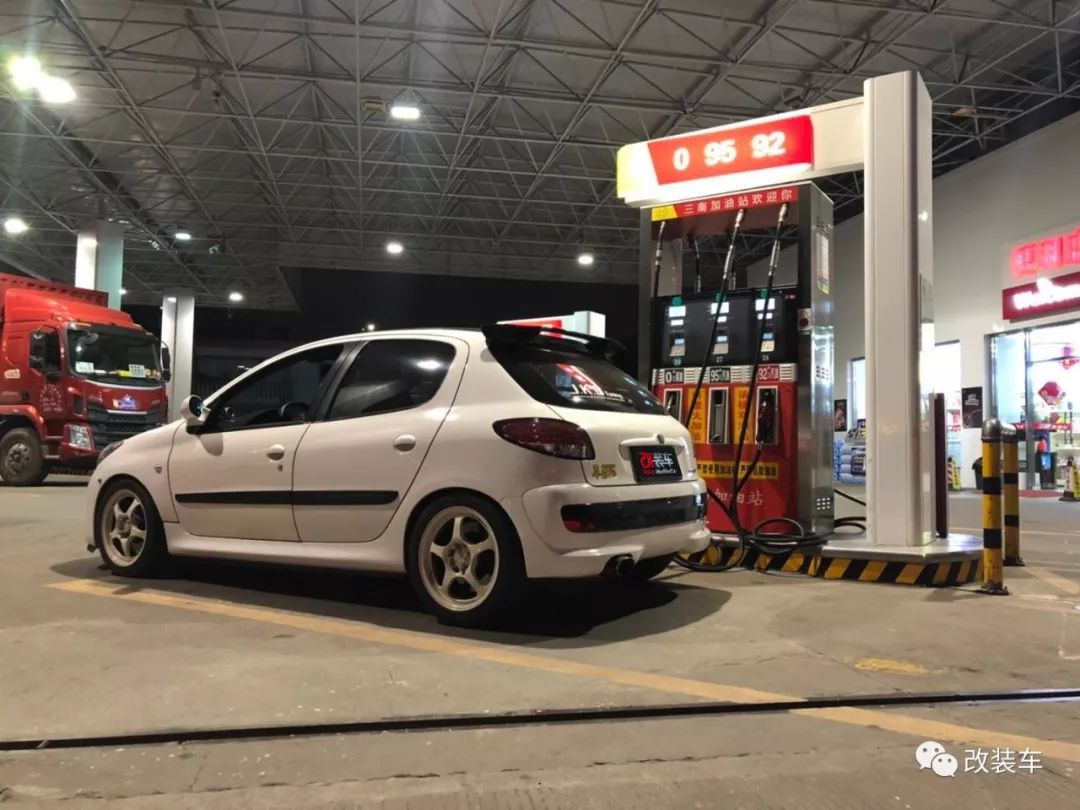 2011年的标致207当年卖多少钱,09年的标致207卖1万3划算吗