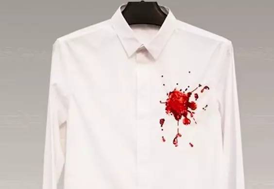 衣服上染上别的颜色怎么才能洗掉,一物降一物总有能治得了的