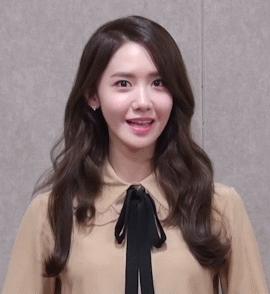 初秋最流行的全头烫,酷女孩初秋发型