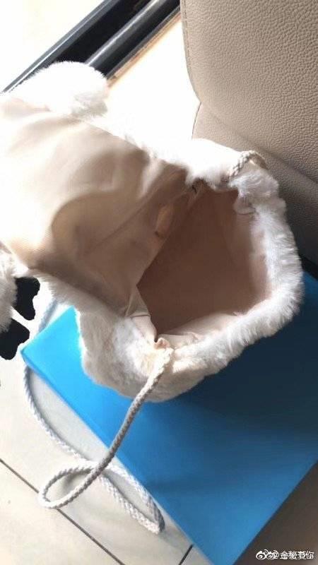 zara麋鹿包真假对比,zara经典配饰