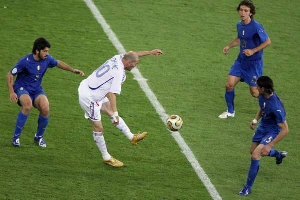 皮尔洛属于中场还是哈维,皮尔洛和哈维莫德里奇哪个好