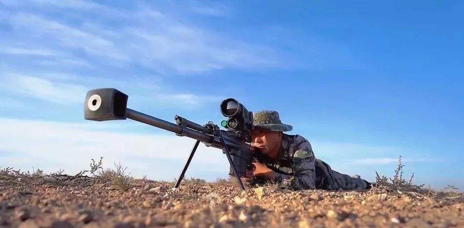 *击狙**手能盲狙目标吗，真正的*击狙**手喊话别被游戏欺骗了