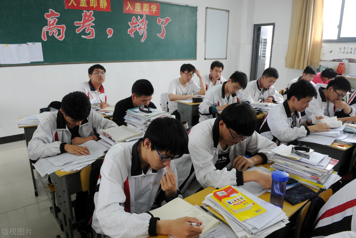 高考招生水太深,高考不够本科线可以报本科吗