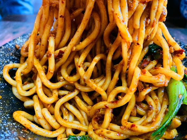 煮面条的时候水放少了怎么办,煮面条时水开下锅就错了