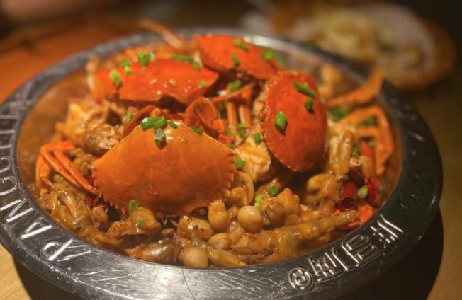 无螃蟹不七夕，避枫塘炒蟹、蟹黄面让恋人流哈喇子的螃蟹宴