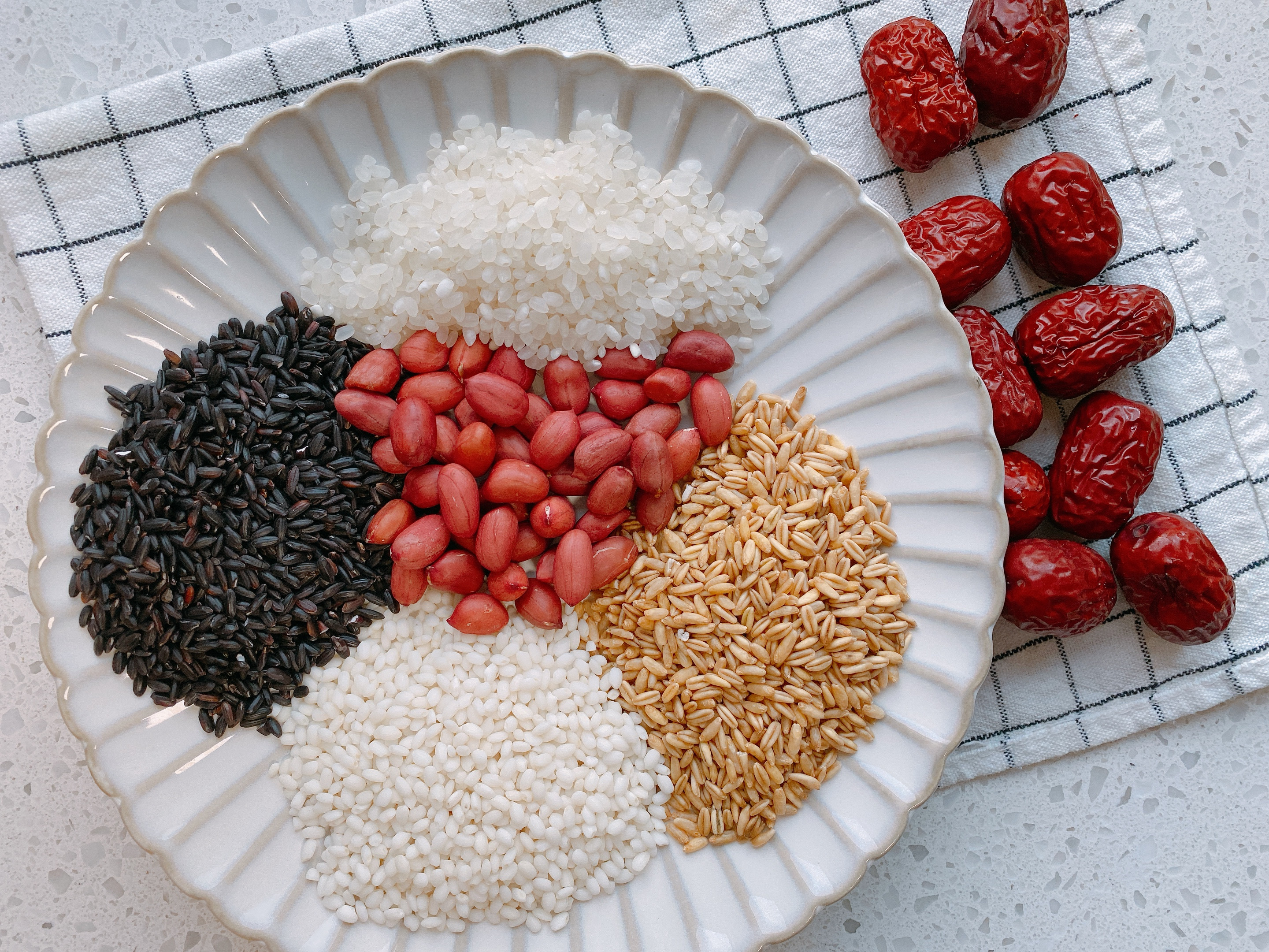 冬天多喝什么粥比较好,冬天喝这4种粥养胃还瘦身