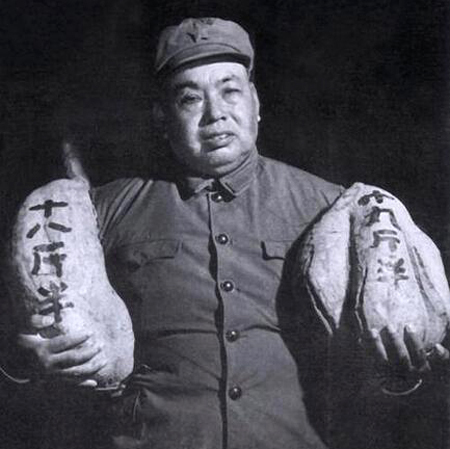 这位开国少将救过*世友许**一命,*世友许**终生都叫他老领导