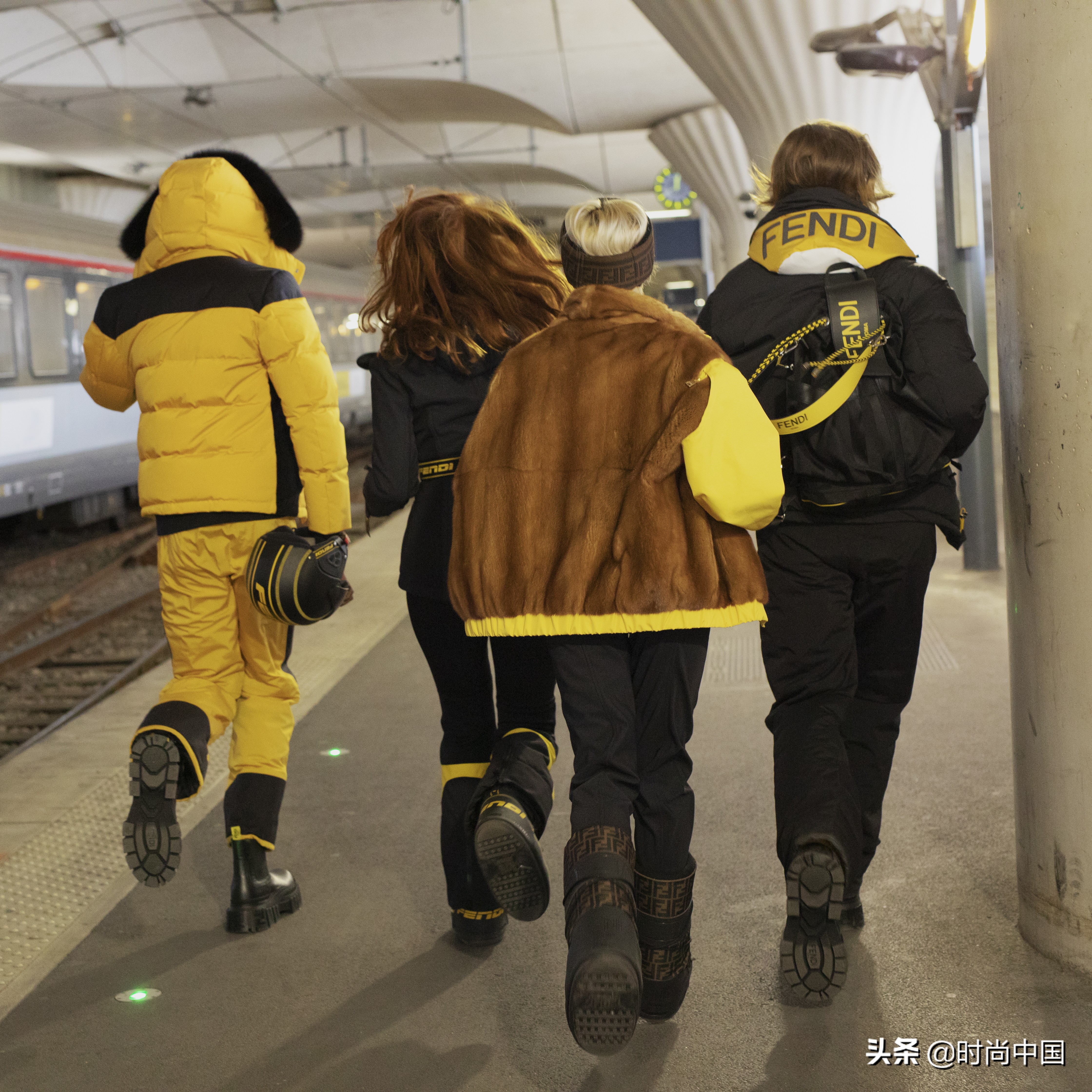 滑雪装备入坑报价,滑雪服穿什么好看