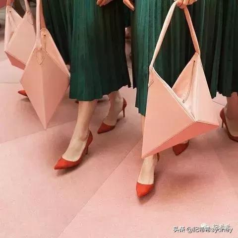 2022年度很火包包,2020年最潮时尚的小众包包推荐