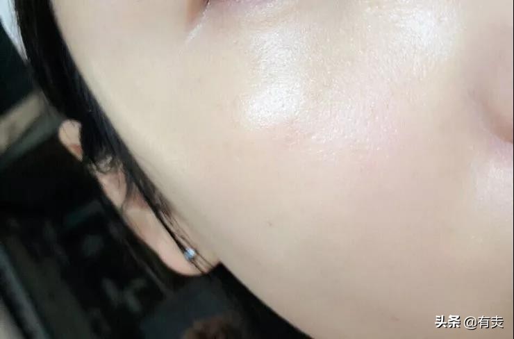 干皮、油皮、痘痘肌看过来!亲测不卡粉、不脱妆的粉底液指南!