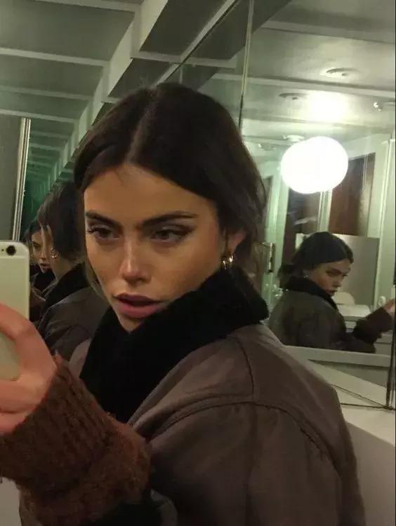 冬季爆款洋气羊绒围巾,这款新潮羊绒围巾温暖又漂亮