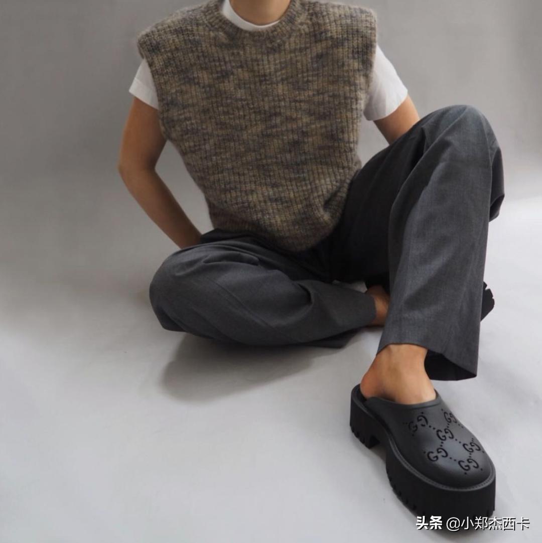 这个单品太绝了，贝嫂、丹麦玛丽王妃、周雨彤、刘雯都pick了它