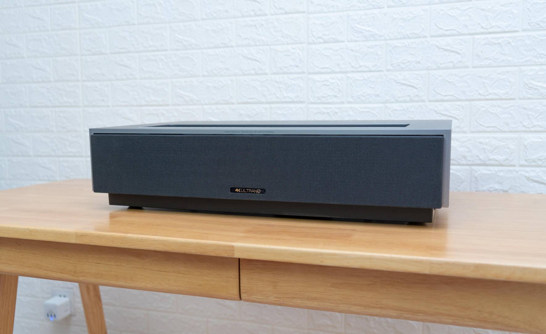 100英寸激光电视机测评,激光电视80寸和100寸差多少