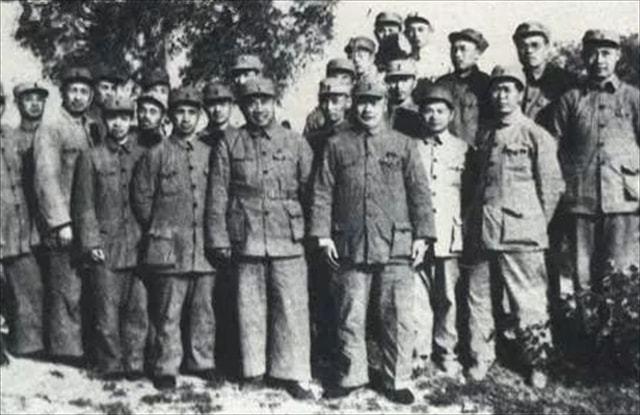 武将最厉害的是项羽还是吕布,历史上的吕布真的是排在第一的吗