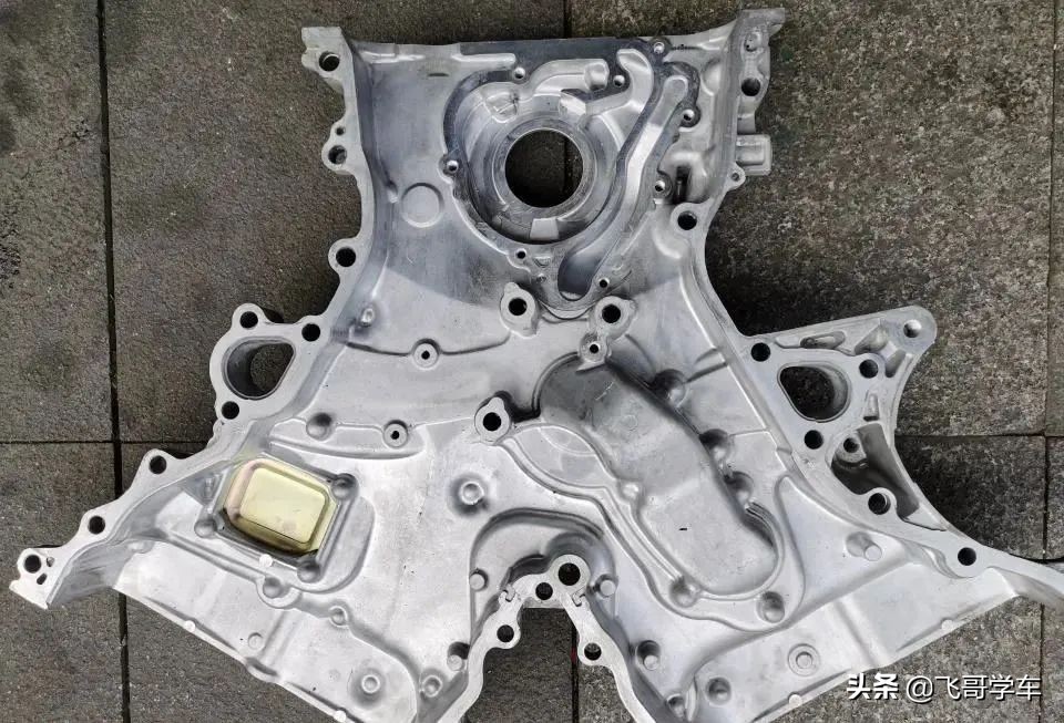 丰田皇冠3.0发动机大修有点共振,皇冠发动机烧机油大修