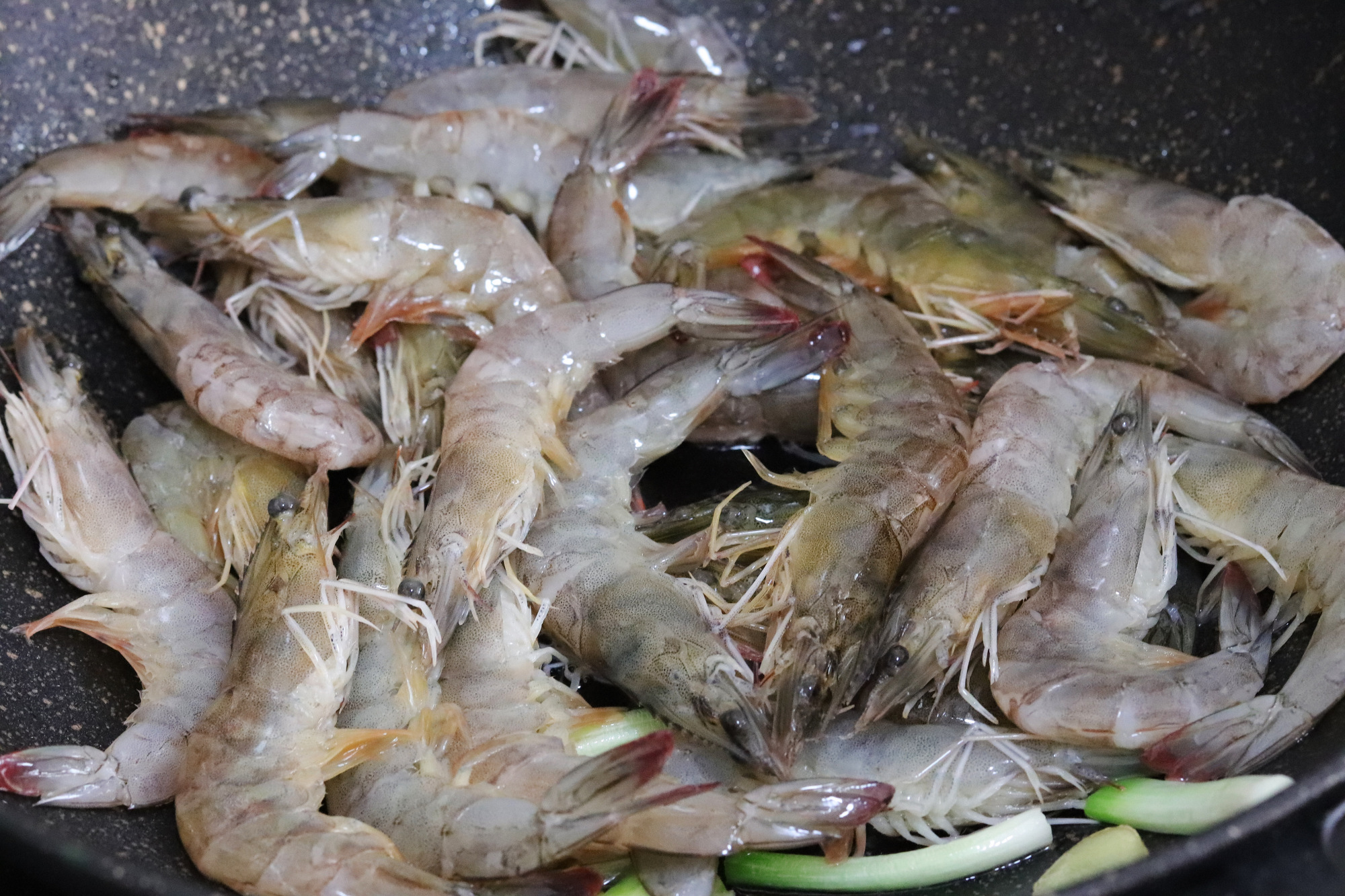 鲜虾怎么做才能保鲜时间长,鲜虾保存方法