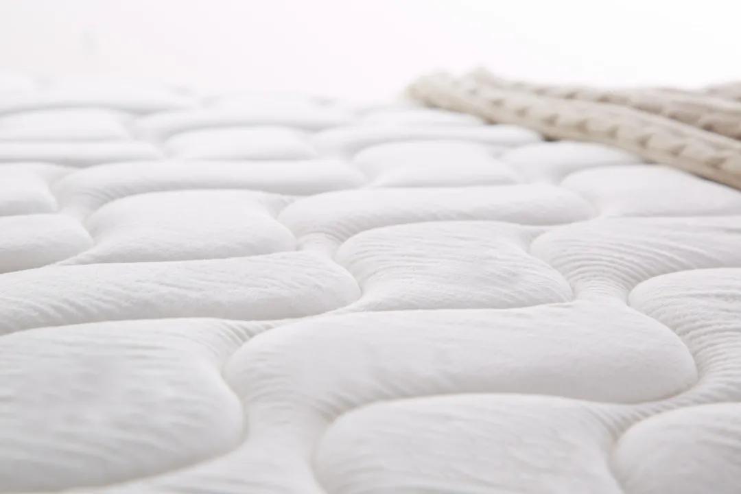 腰不好的人睡哪种床垫比较舒服,腰不好睡硬板床有什么标准