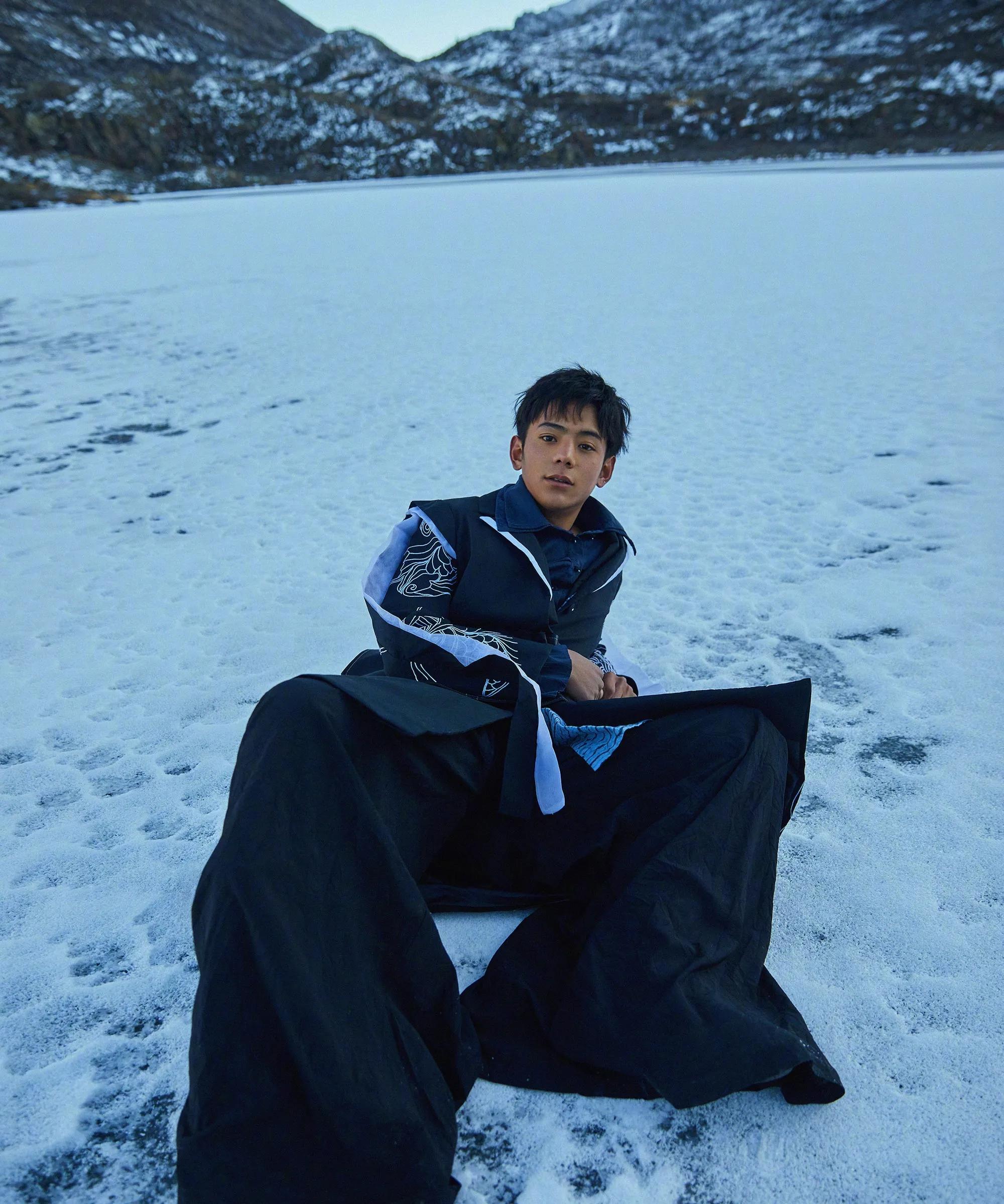 丁真帅气写真照片,丁真同款写真