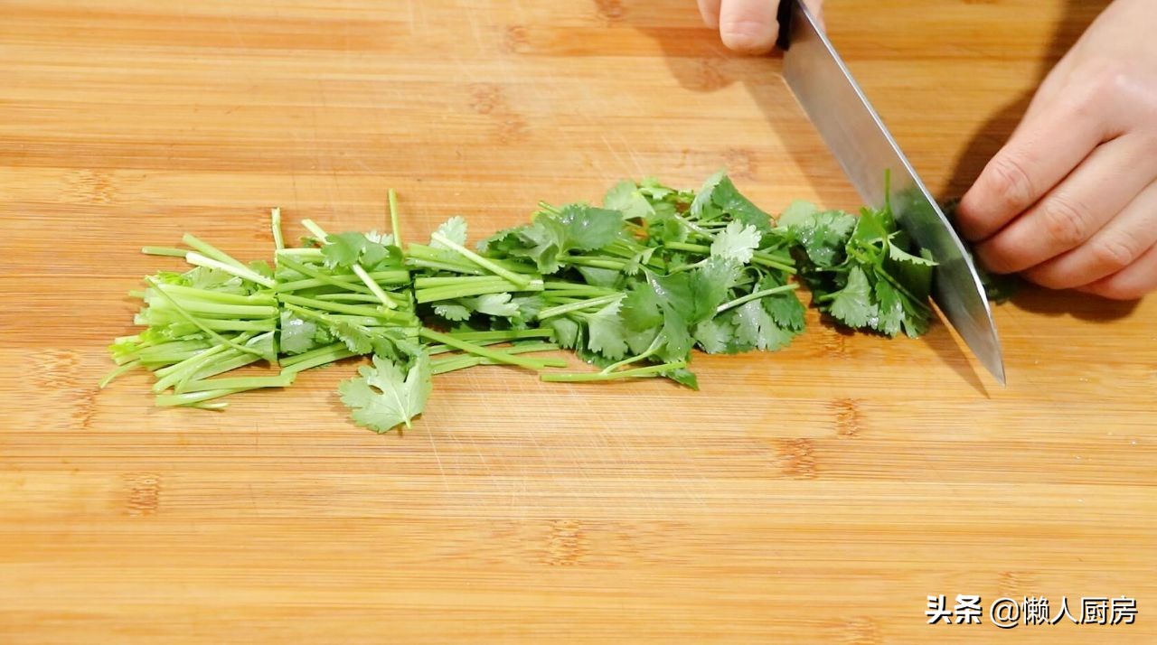 海蜇怎么做口感脆爽,凉拌萝卜海蜇正确方法