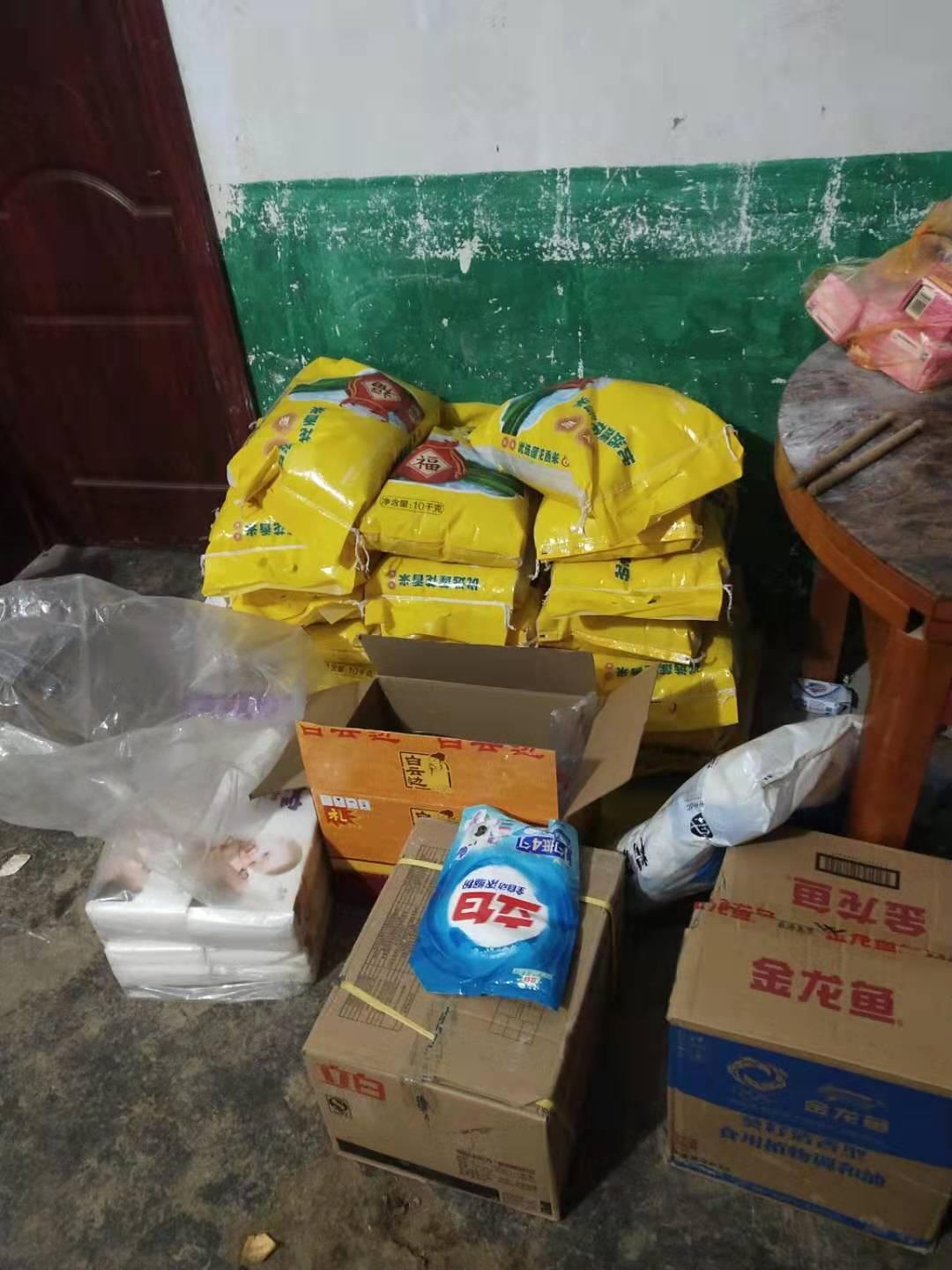 众志成城抗击疫情手抄报,众志成城抗击疫情书法