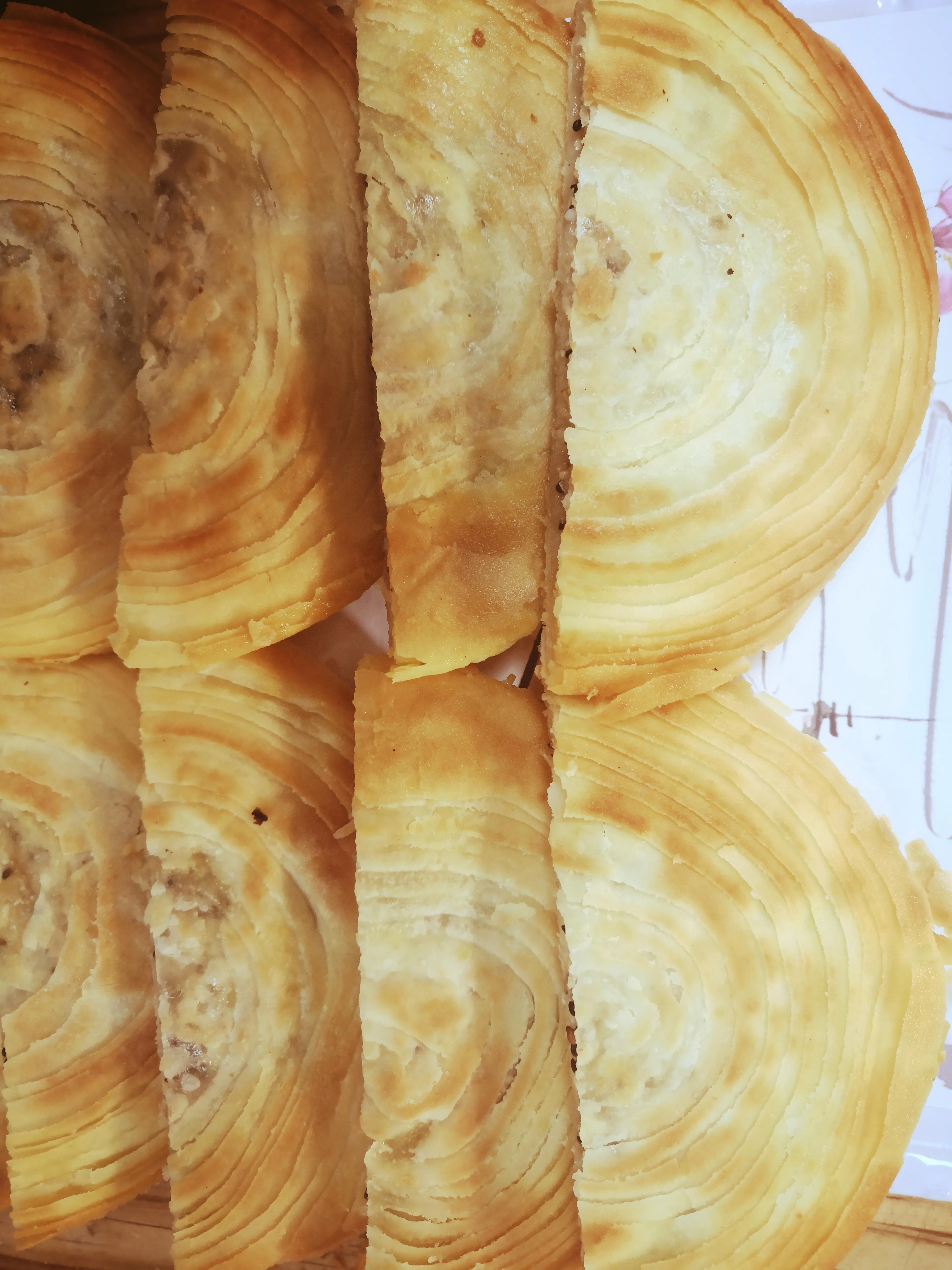 你相信吗？一个30平的面点间，所需要的设备和调料高达上百种！