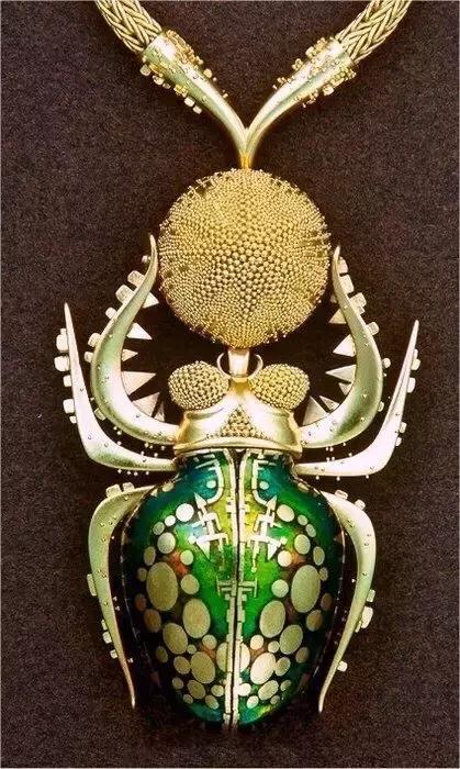 同样是黄金色泽为什么不一样,同样的工艺为什么黄金颜色不同