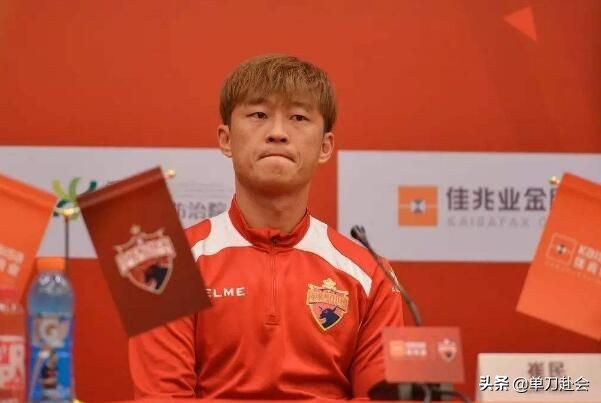 前国脚复出征战中甲赛场,前国脚47岁复出踢中甲联赛