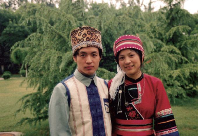 分析顾城一代人的思想情感,巨婴诗人顾城完整版