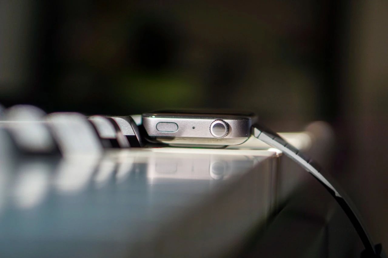 小米手表如何变成一个独立的手表,小米智能手表watch1和2有什么区别