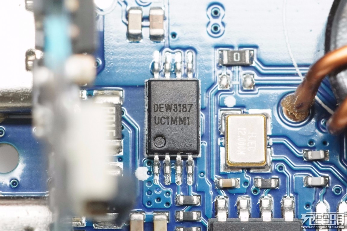 征拓20w快充拆解,征拓100w桌面充电器