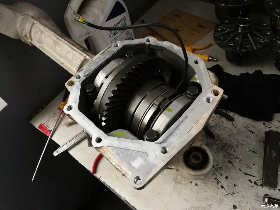 途达2021款2.5t柴油版越野视频,2021款途达四驱七座越野视频