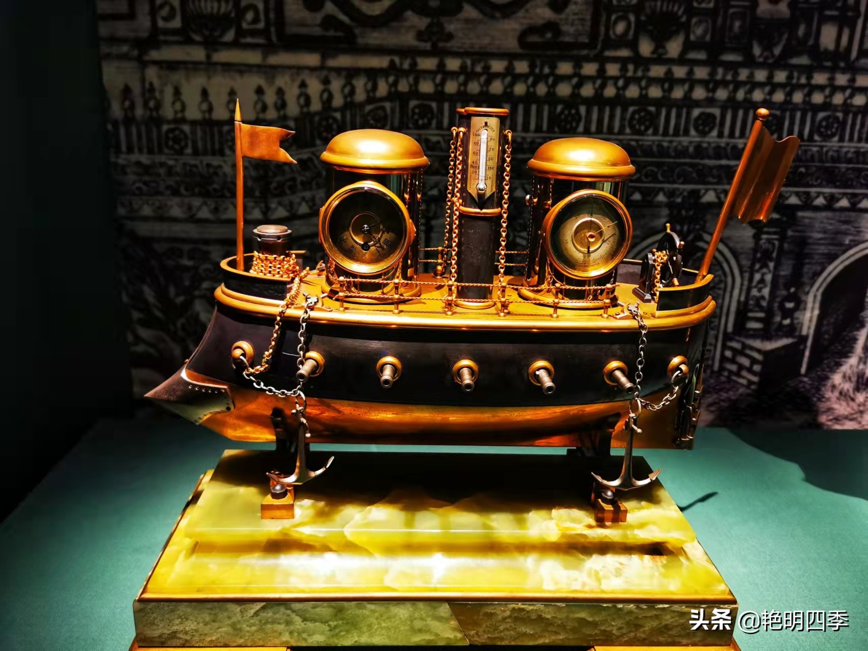 参观故宫的钟表图,展示一下故宫的各种钟表