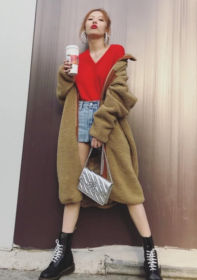 金泫雅粉毛大衣,金泫雅胖