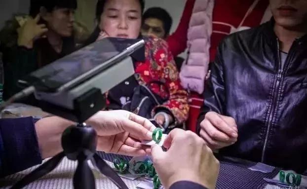 直播买翡翠的最佳购买期,翡翠直播购玉