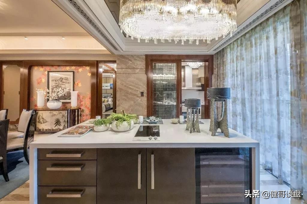 豪宅中的宾利，郎朗与大S等社会名流的选择——上海浦东星河湾