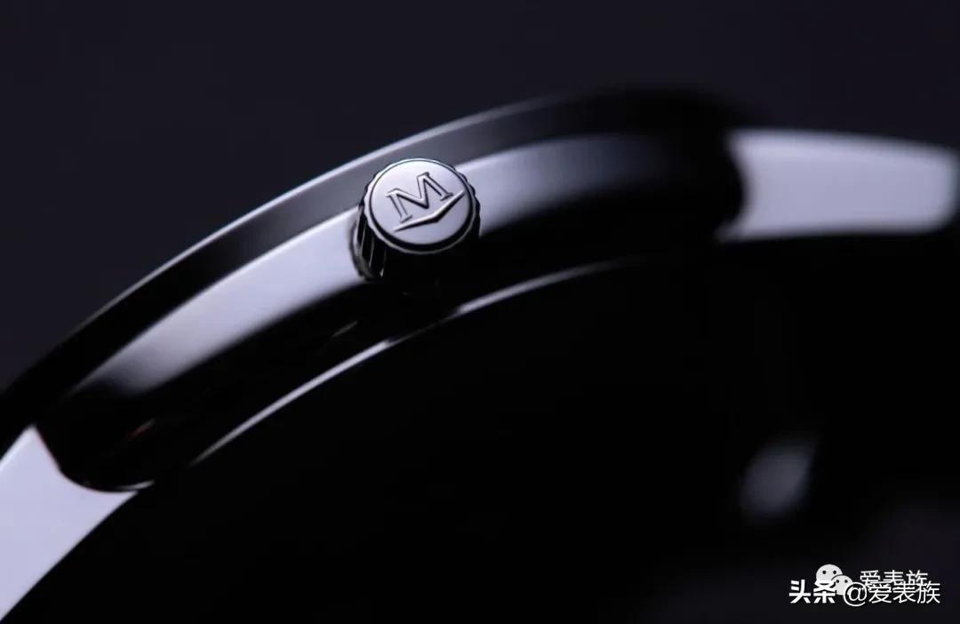 将简约注入腕表灵魂，它诠释了对时间独特的见解