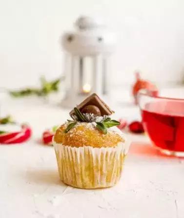 海绵蛋糕烤起来又回缩是什么原因,蛋糕烤不好