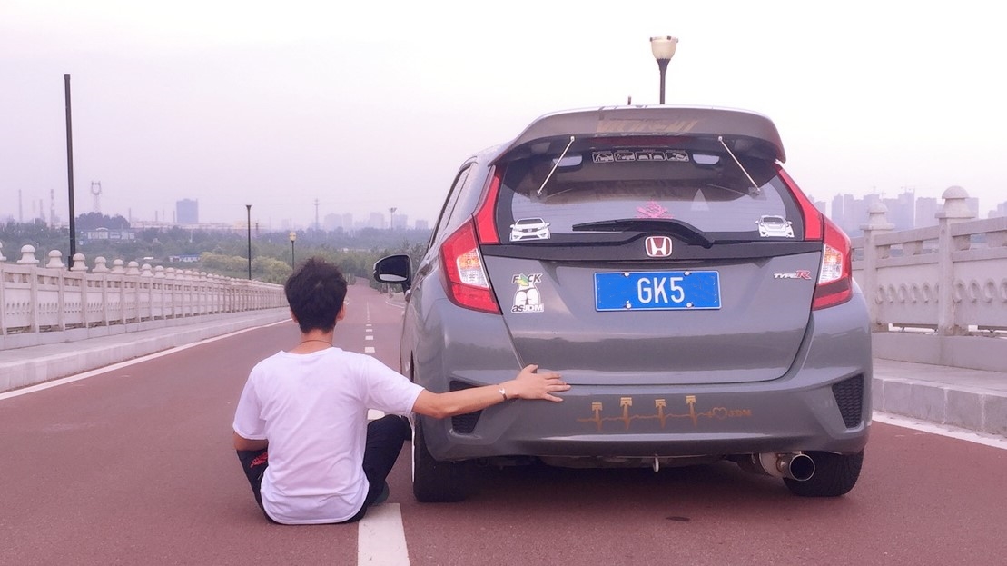 朋友借车到底借还是不借,朋友借车不还也不审车怎么办