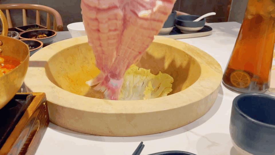 洱遇云南蒸汽石锅王府井店加盟,滇山荷云南蒸汽石锅