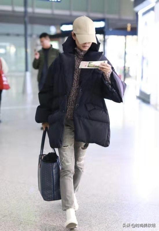 马伊琍终于换风格,马伊琍最新穿搭羽绒坎肩图片