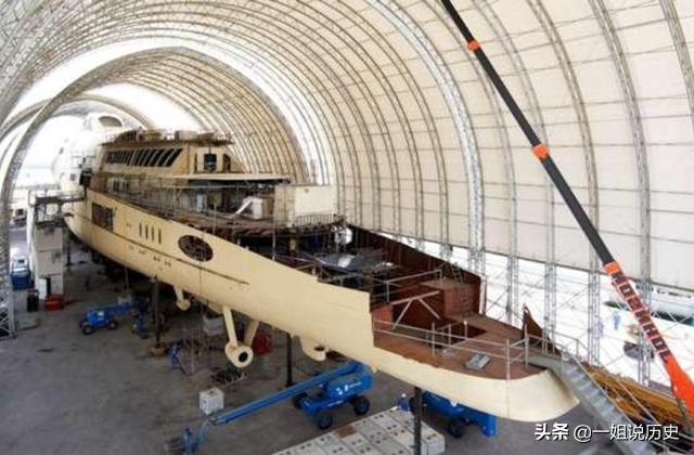 世界最大军舰改游艇,退役军舰打造豪华邮轮