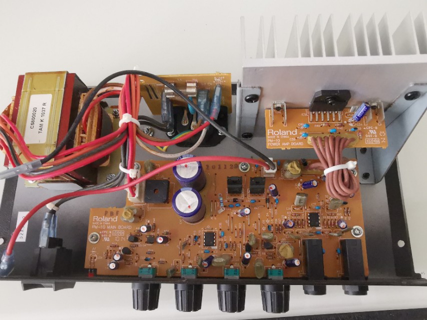 罗兰音箱拆箱视频,罗兰音箱拆解